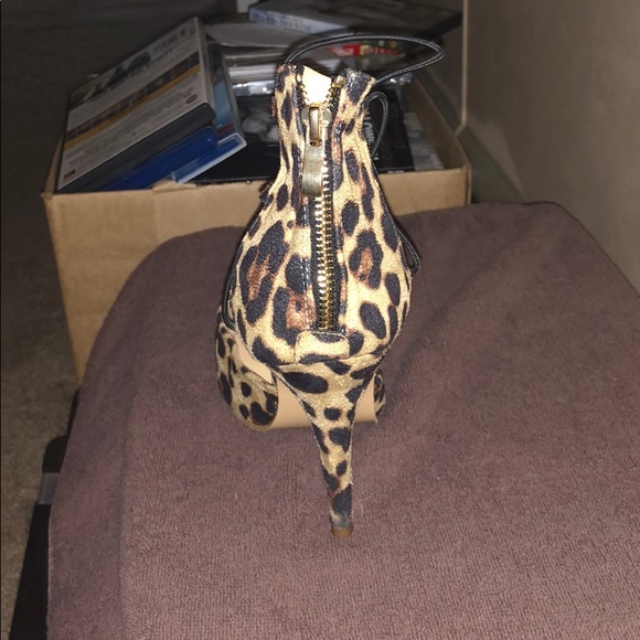 Heels - Picture 4 of 4